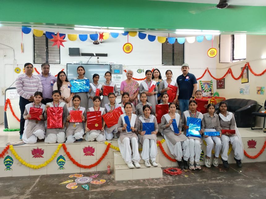 Gurgaon Vikas Manch organized a painting competition on the topic of environment in a girls school