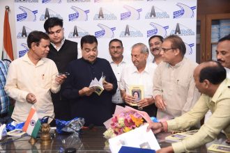 Minister Nitin Gadkari released the book Matrishakti Kamala Yadav