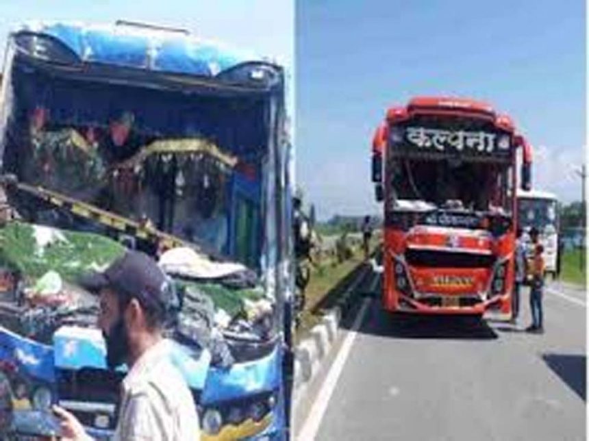 Amarnath Yatra-3 buses of convoy collided in Kulgam, 10 injured