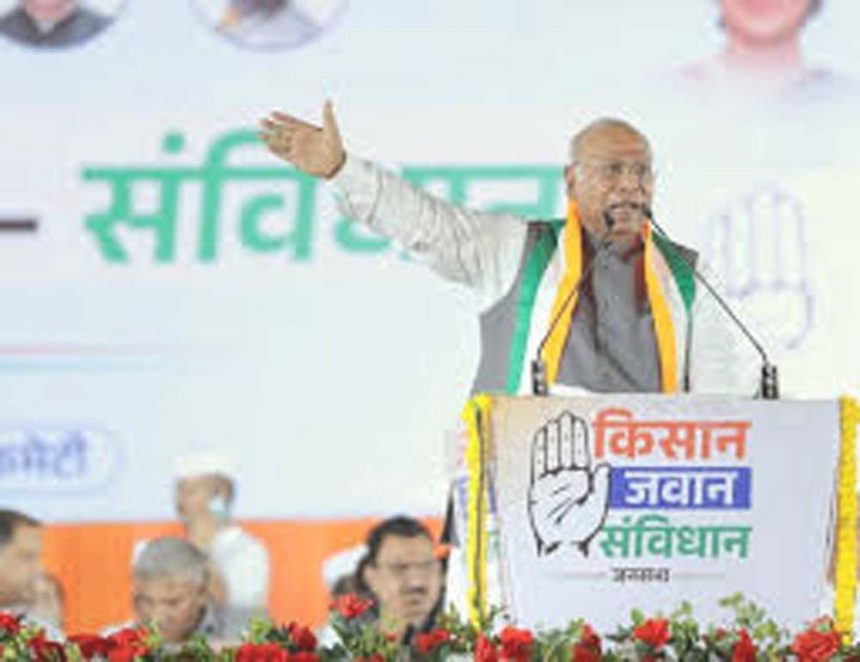 Modi is walking on the legs of Nitish-Naidu: Kharge