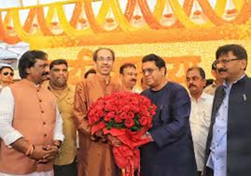 Raj Thackeray reached Uddhav's house after 6 years: wished him on his birthday