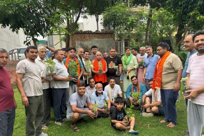 In collaboration with Ballabhgarh Samaj Sanstha, Badlaav Hamari Koshish Sanstha planted trees