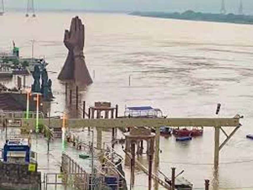 7 people trapped in flood in Rajasthan were rescued: Ganga water in Varanasi is rising 1 cm every hour