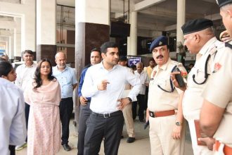 DC inspected shuttle bus pickup points and reviewed the preparations