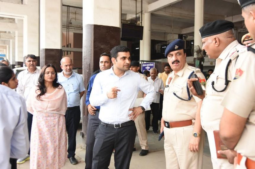 DC inspected shuttle bus pickup points and reviewed the preparations