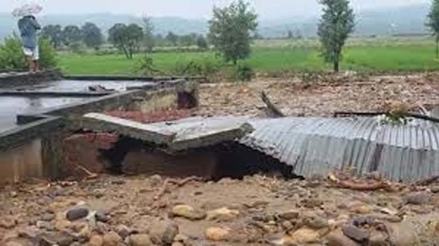 Cloud burst at 3 places in Kathua, Jammu and Kashmir: 7 people died