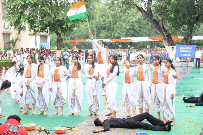 Excellent performance by the children of Vidyasagar International School on Independence Day organized by Ballabhgarh Administration