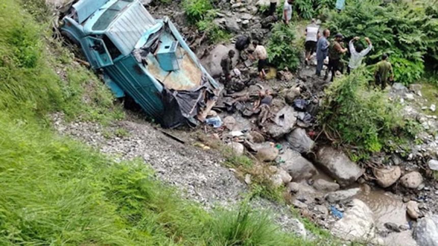 CRPF vehicle slipped and fell into a 200 feet deep ditch