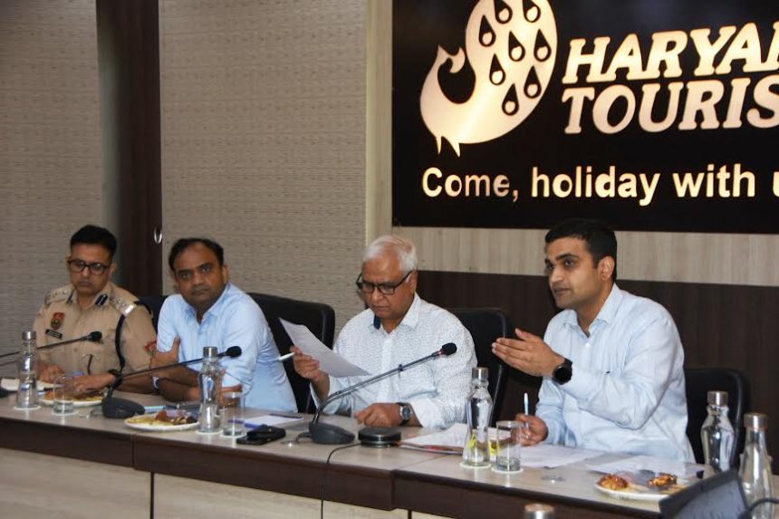 Divisional Commissioner held a review meeting regarding the preparations for the 32nd meeting of the Northern Regional Council