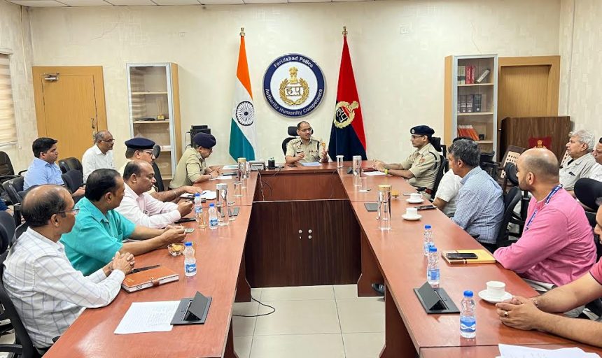 Banks, petrol pumps and jewelers shops should install cameras with good vision: Satendra Gupta