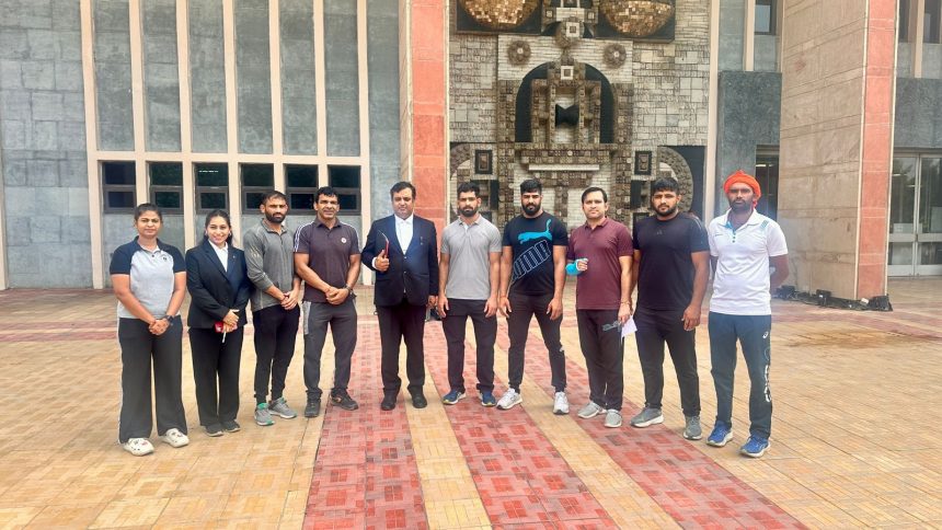 Discriminatory cash award policy for deaf sportspersons challenged, Delhi High Court issues notice to Central Government