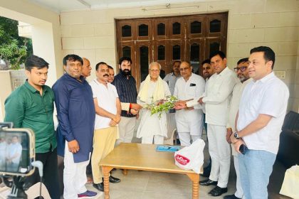 Newly appointed president of District Congress Committee Faridabad, Baljeet Kaushik took blessings from former minister Mahendra Pratap Singh