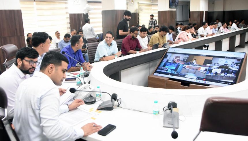 Public interest is the priority of the government, resolve complaints sensitively: DC