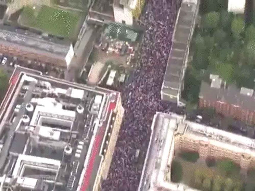 Protest on illegal immigration issue in London, 1 lakh people gathered