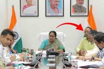 CM Gupta reached the meeting with her husband: AAP said- Phulera Panchayat's government in Delhi