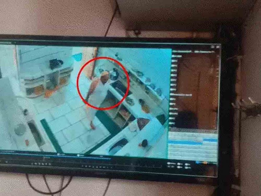 Urns worth ₹1 crore stolen from Red Fort premises, had diamonds and emeralds studded on gold