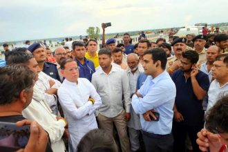 DC Vikram Singh visited Mohana and other flood affected villages