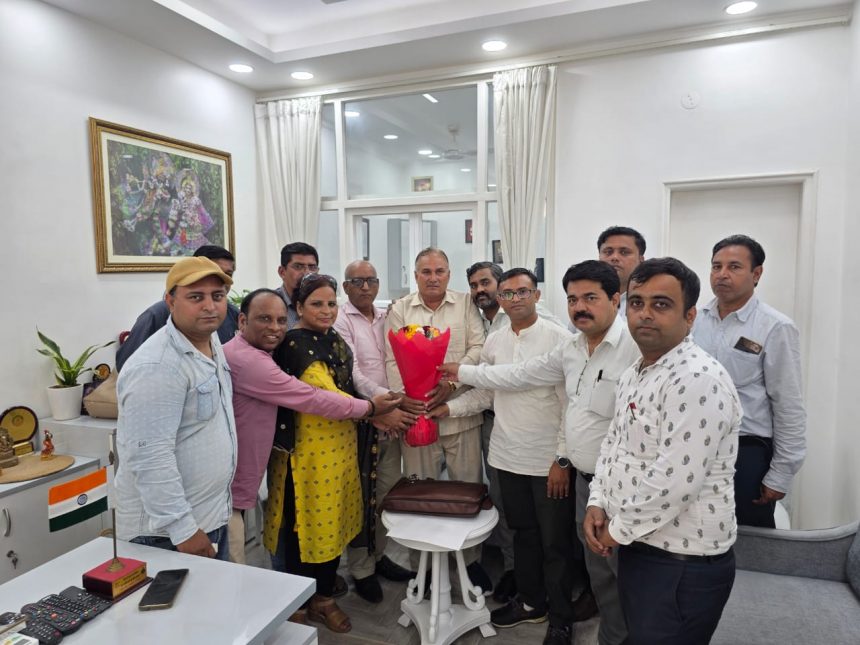An important meeting was held in Delhi under the chairmanship of the State President of HUJ (Trade Union Regd.); several newspaper owners were present.