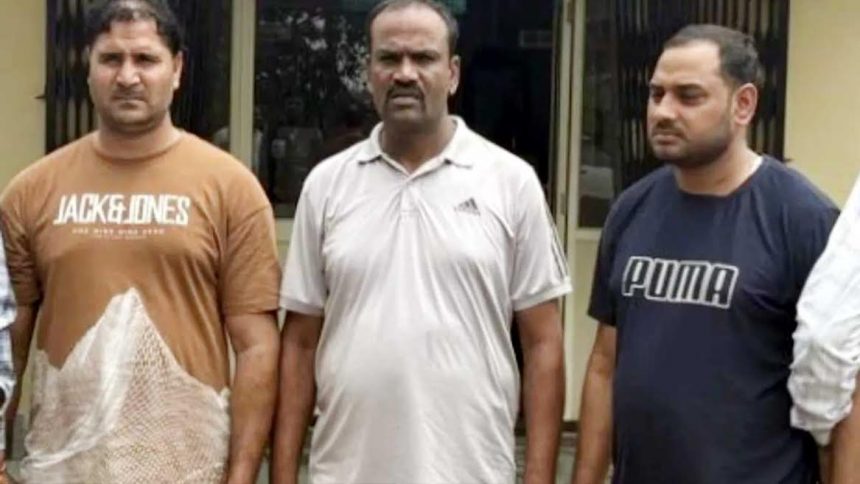 Anti Corruption Bureau caught three policemen taking bribe in Faridabad