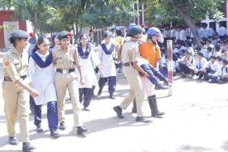 As per the instructions of DC Vikram Singh, disaster management exercise was organized in Navodaya Vidyalaya Mothuka.