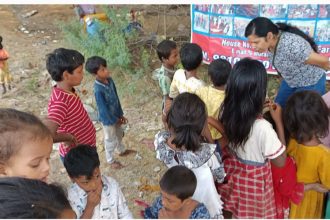 Sharad Foundation distributed clothes to the poor children of the slum