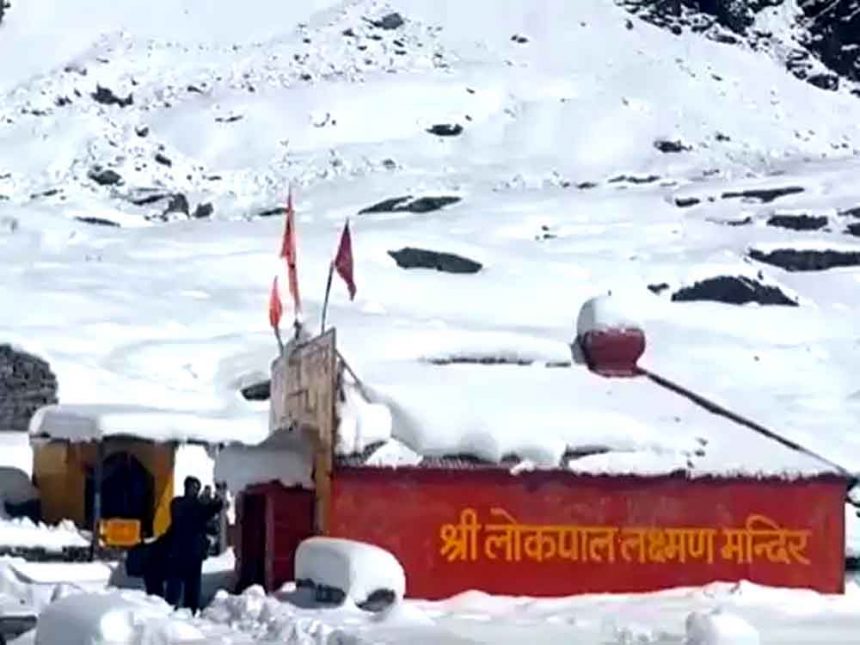 The country will experience the third coldest winter in 110 years: 86% of the Himalayas are covered in snow.