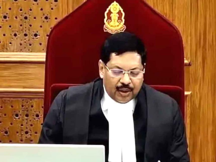 Attempted attack on CJI Gavai in Supreme Court: Lawyer throws shoe in courtroom