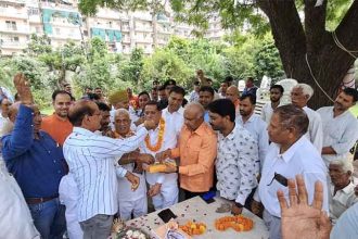 Rajesh Solanki became the Market Committee Chairman, supporters expressed their gratitude to Minister Rajesh Nagar.