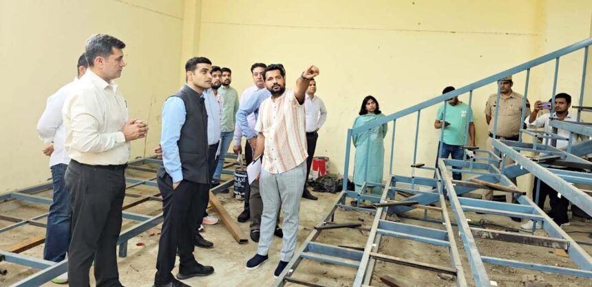 DC Vikram Singh inspected the construction work of e-library.