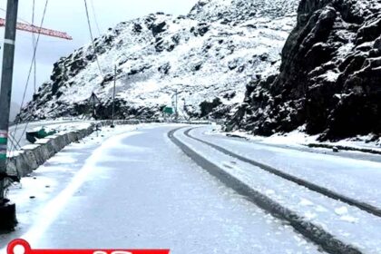 Heavy snowfall on India-China border, red alert in Sikkim