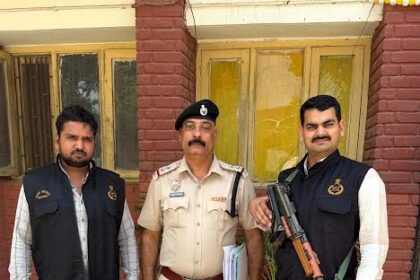 Auto filled with passengers overturned, woman died, a dozen injured