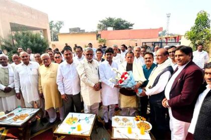 Minister Rajesh Nagar administered oath to the newly appointed officials of Tigaon Grain Market.