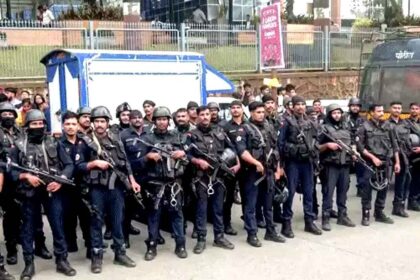 Rohit, who held 17 children hostage, has already committed a scam.