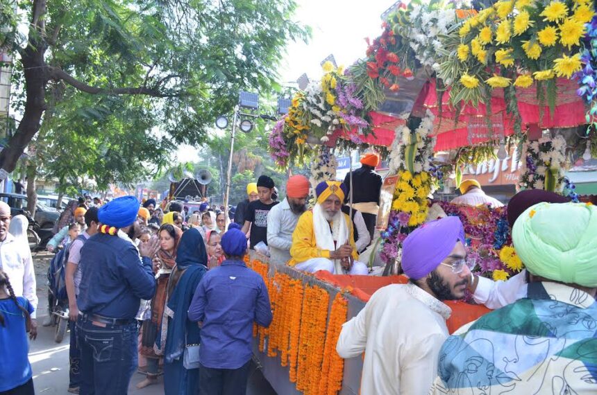 'Jo Bole So Nihal, Sat Sri Akal' Faridabad immersed in devotion and service on the occasion of Guru Nanak Dev's Prakash Parv