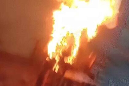 A student set himself on fire in college and ran away. The principal had told him that he had not opened a dharamshala after he refused to pay his fees.