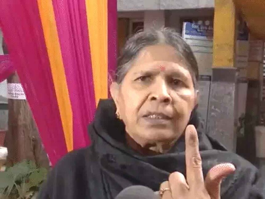 Delhi MCD by-elections - Voting underway in 12 wards: A total of 51 candidates in the fray