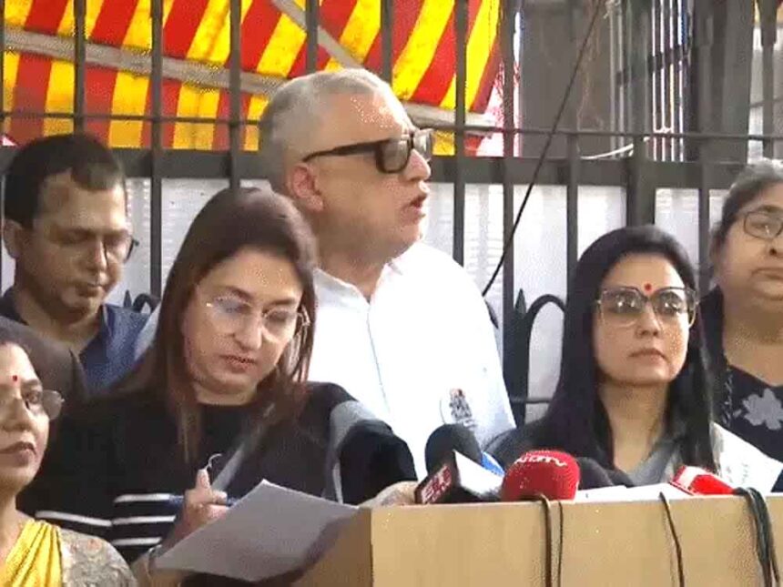 10 TMC MPs met the Election Commission on the SIR issue