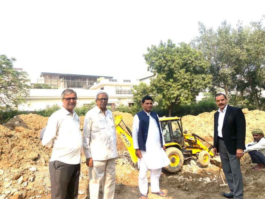 Residents of Block D-2, Sector 10, congratulated the executive committee for removing the old dilapidated water tank.