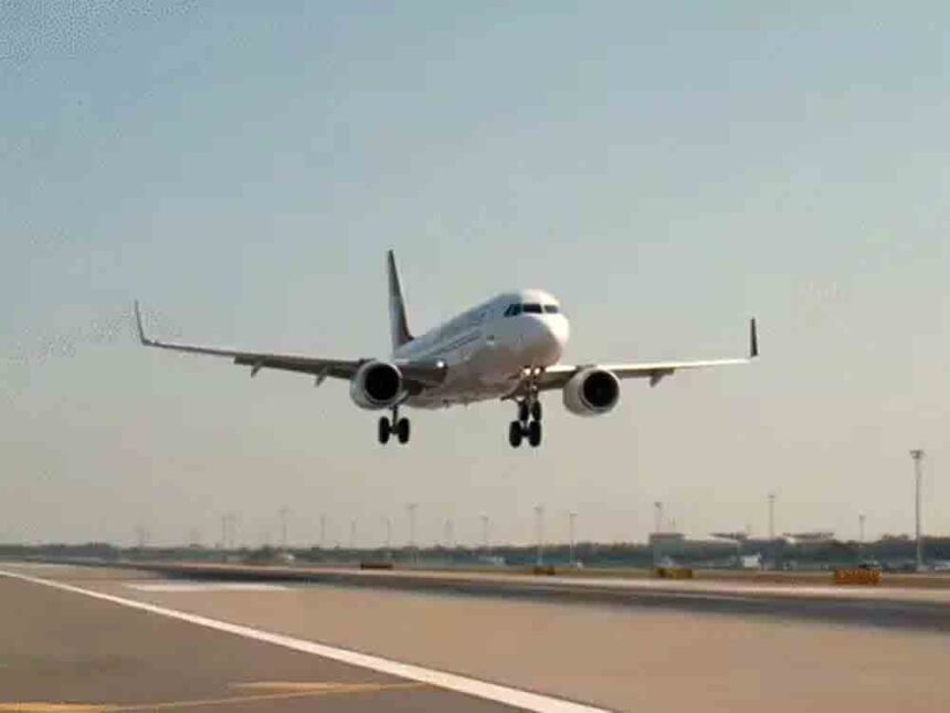 One engine of the Air India plane shut down in mid-air; the plane made an emergency landing in Delhi using the other engine.