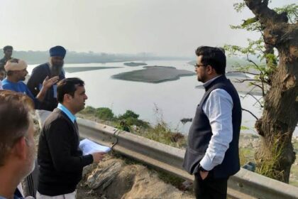 The Deputy Commissioner conducted a surprise inspection of the Ranney wells and bridges built along the Yamuna river.