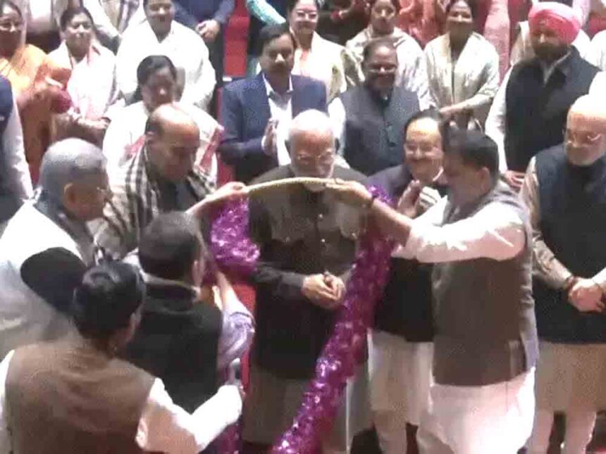 Modi said – don't make people fill out 30-40 page forms; told ministers – eliminate unnecessary paperwork