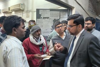 DC Ayush conducted a surprise inspection of the Family Identity Card and Aadhaar card center, and issued a warning regarding negligence.