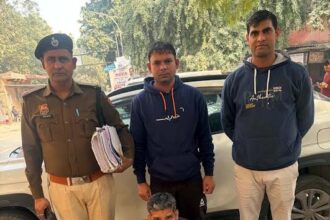 A man posing as a Mumbai Crime Branch employee defrauded someone of Rs. 3 lakh; the account holder has been arrested.