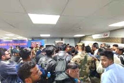 IndiGo cancels 300 flights due to staff shortage; thousands of passengers stranded in Jaipur, Indore, Delhi