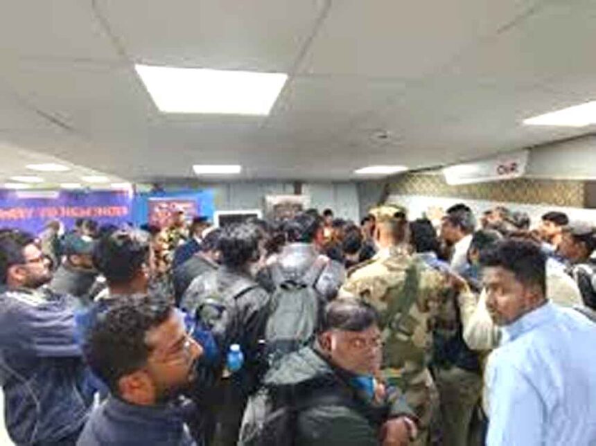 IndiGo cancels 300 flights due to staff shortage; thousands of passengers stranded in Jaipur, Indore, Delhi