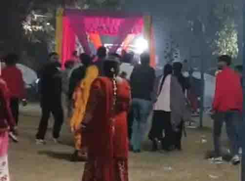 A DJ dispute at an engagement ceremony escalated into a bloody clash; 15-20 youths armed with sticks attacked the engagement ceremony.