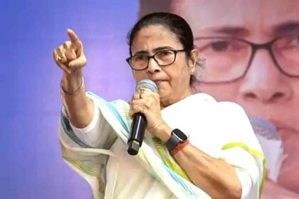 Mamata Banerjee said, "There are 4 suicides every day in Bengal due to worry about Sir."