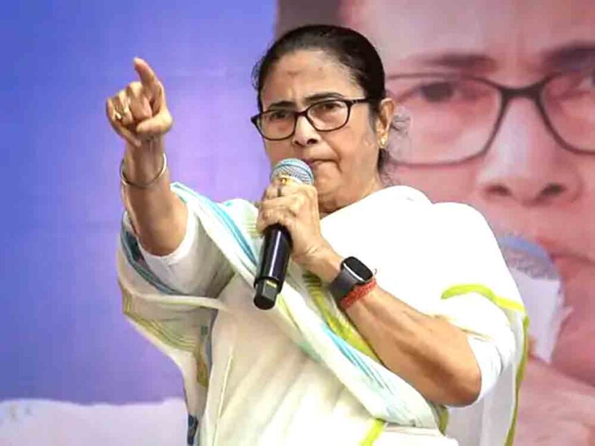 Mamata Banerjee said, "There are 4 suicides every day in Bengal due to worry about Sir."