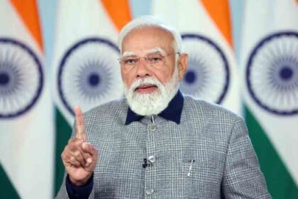 18th Employment Fair: PM distributes 61,000 job letters