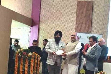 Sardar Devendra Singh, a member of the State Road Safety Council, was honored for his commendable work in road safety and social welfare.